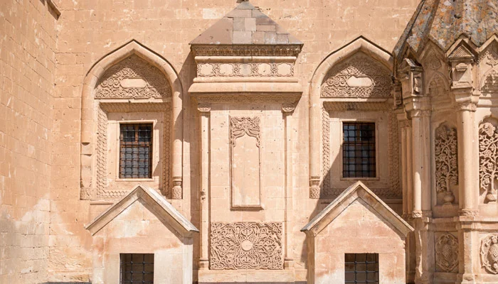 İshak Paşa Sarayı