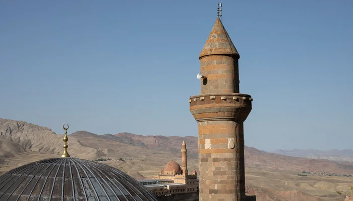 İshak Paşa Sarayı